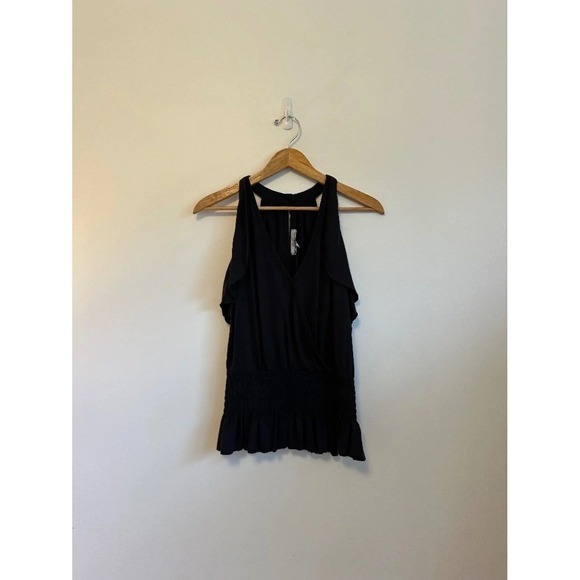Red Haute Tops - NWT Red Haute Cold Shoulder Smocked Peplum V-Neck Top in Black | Size Small